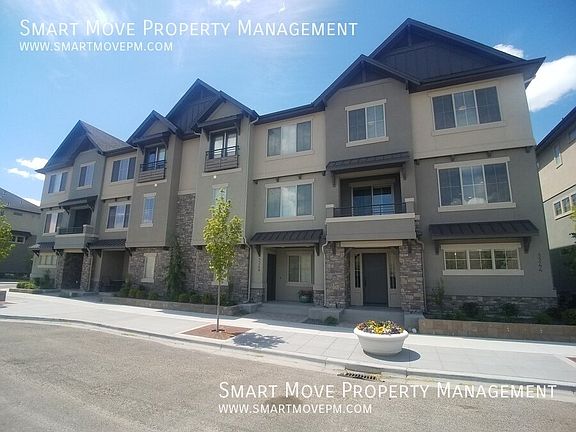3rd image of 3232 E Thoroughbred Ln