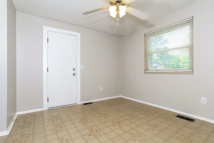 4116 Calumet Cir — Photo 6