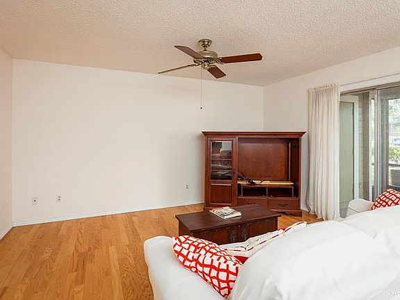 3rd image of 11812 Mintwood Ct