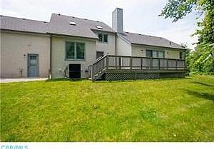 4th image of 8393 Riverside Dr