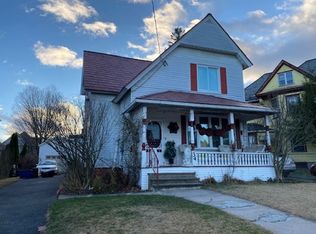 34 Willow St, Holyoke, MA 01040
