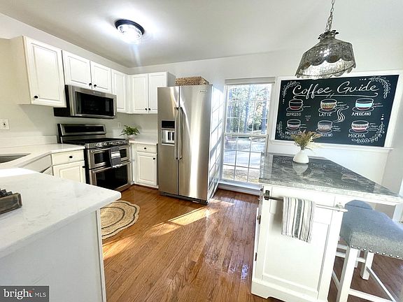 4th image of 775 Howards Loop #167