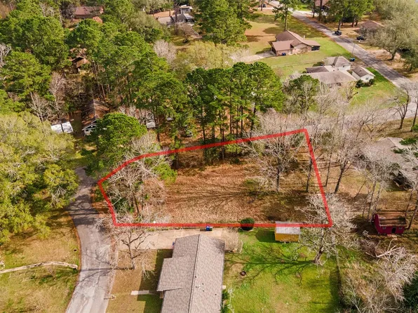 2206 Easley Cir, Huntsville, TX 77320