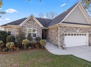 801 Clean View Ct, Fuquay Varina, NC 27526