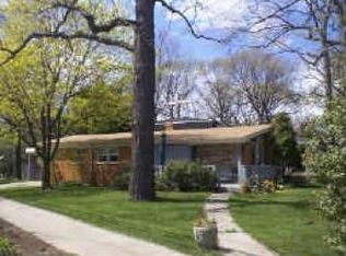 1563 Berkeley Rd, Highland Park, IL 60035
