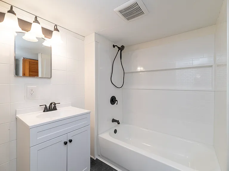 1036 Jackson St NW #2 — Photo 8