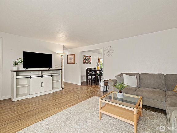 5th image of 12067 Renton Avenue S