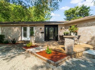 9320 Cloverhill Rd, Little Rock, AR 72205