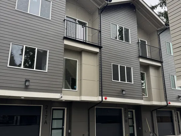 217 NE 185th St Unit B, Seattle, WA 98155