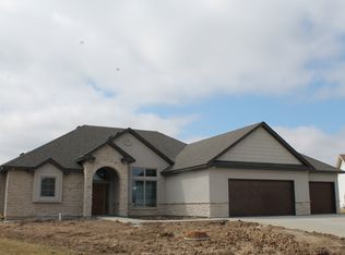 3814 Redwood Dr, Mexico, MO 65265