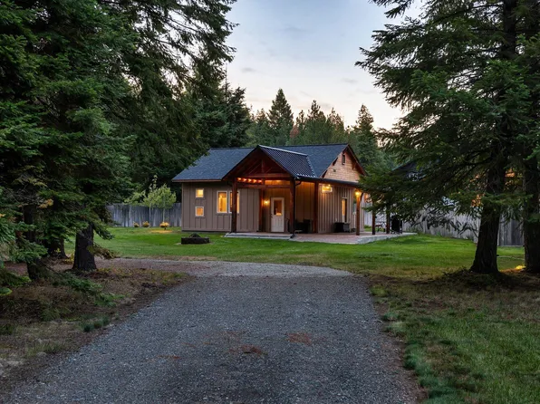 274 Latigo Ln, Naples, ID 83847