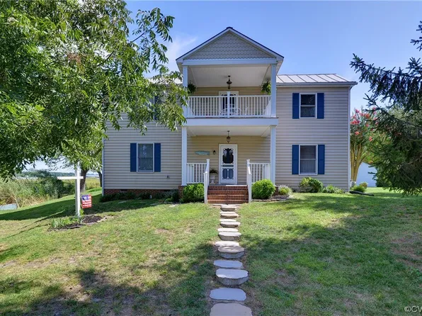 528 10th St, West Point, VA 23181