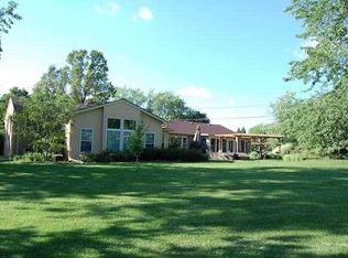 9505 W Ruby Ave, Wauwatosa, WI 53225