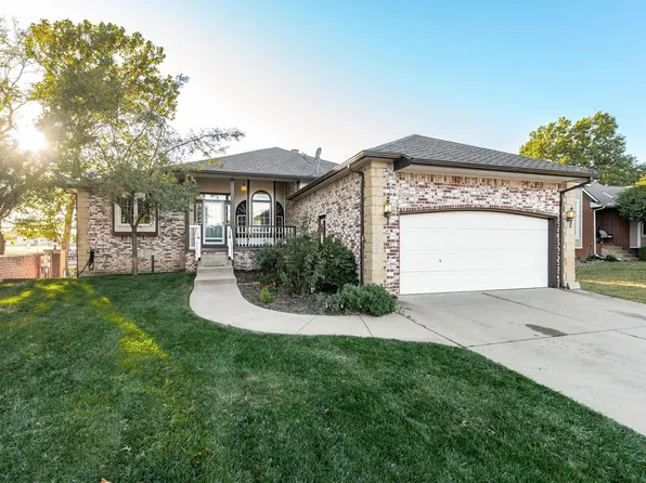 235 S Brownthrush Cir, Wichita, KS 67209