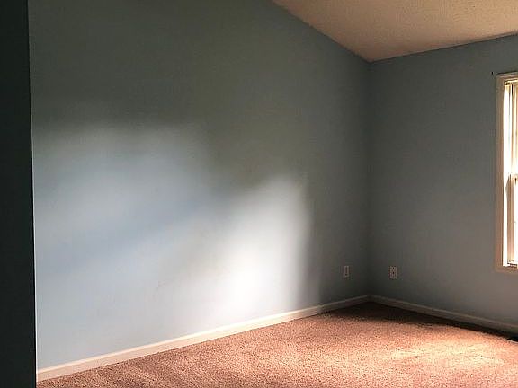 5th image of 112 Evergreen Cir