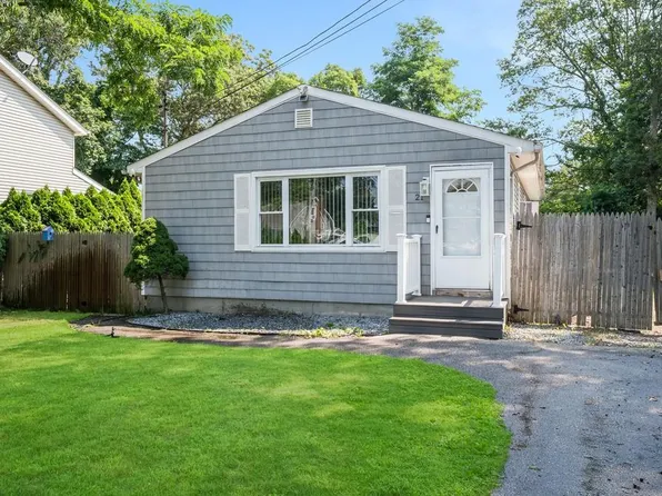 21 Broadway, Shirley, NY 11967