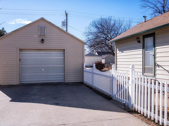 3rd image of 339 W Kirwin Ave