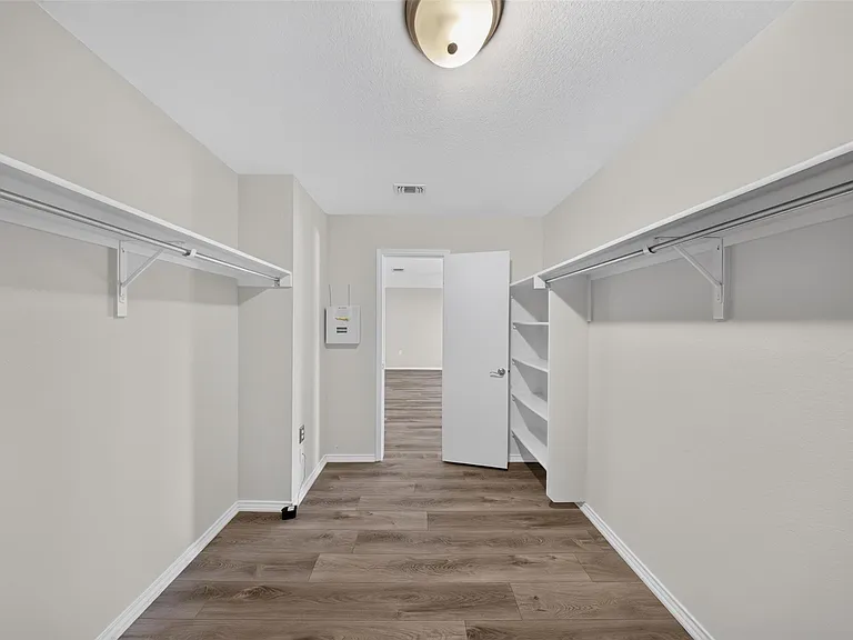 9001 Bird Brook Ln — Photo 23