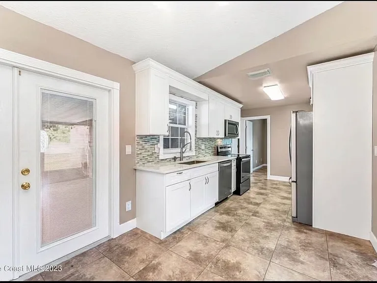 5235 Devon St — Photo 20
