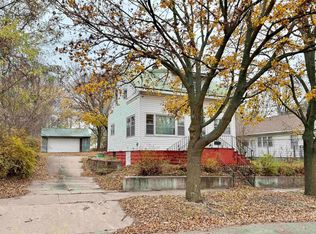 1225 Grandview Ave, Waterloo, IA 50703