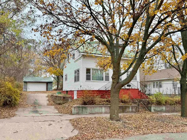 1225 Grandview Ave, Waterloo, IA 50703
