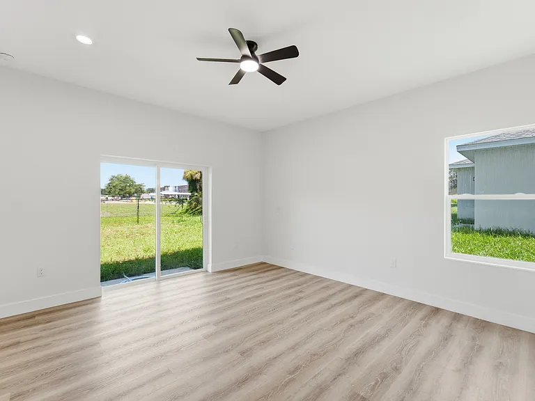 1332 Marshall Dr — Photo 11