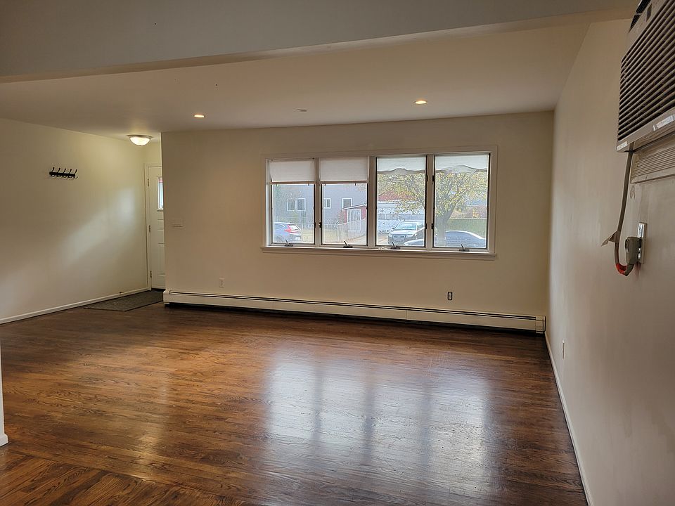 1st image of 32 Jefferson Ave
