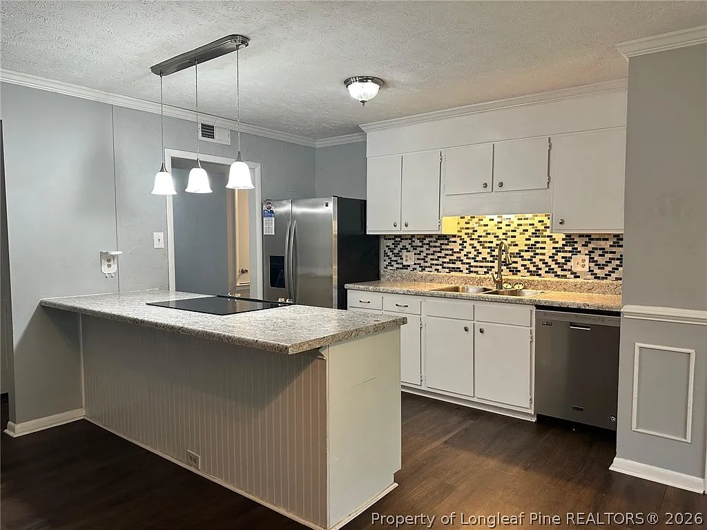 3 bed, 2.0 bath, 1629 sqft, $1,750 — Photo 3