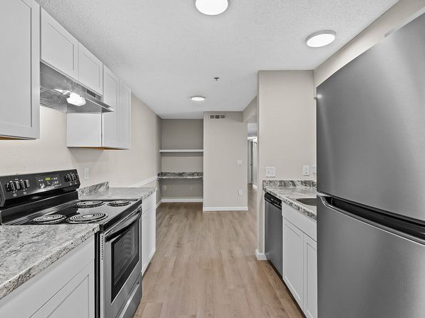 5325 N Oak St #P-101