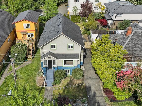 4th image of 1622 Camosun St
