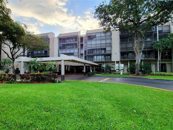2808 N 46th Ave APT E245, Hollywood, FL 33021