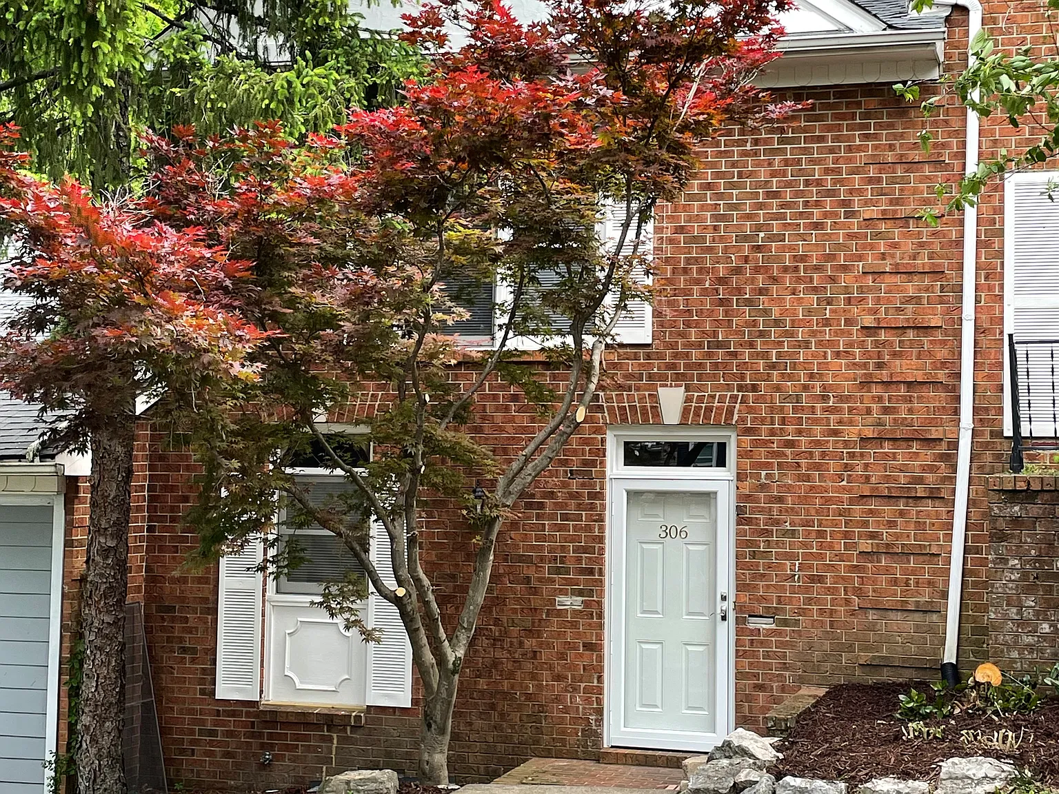 2 bed, 2.5 bath, 1364 sqft, $1,800 — Photo 2