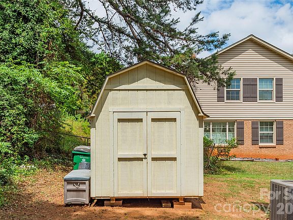 5th image of 407 Westham Ridge Rd
