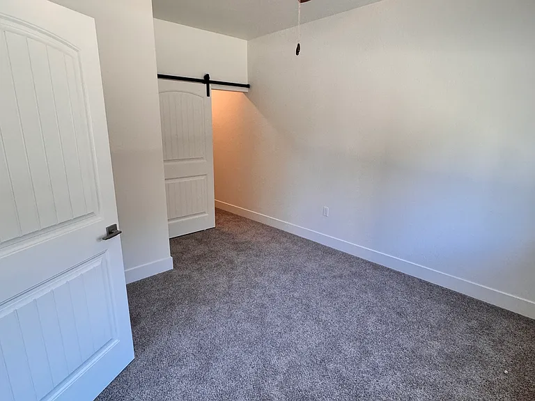 920 N Olive Ave — Photo 6