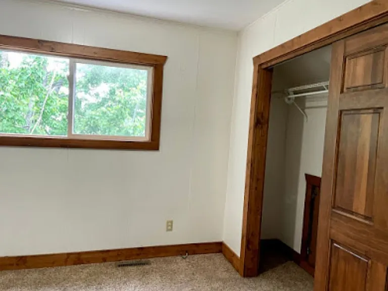 221 Maple St — Photo 12