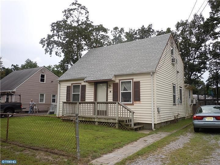 1st image of 525 Laurel Blvd