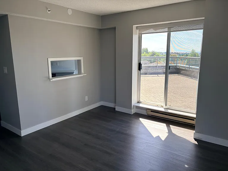 5733 Cambie St — Photo 14