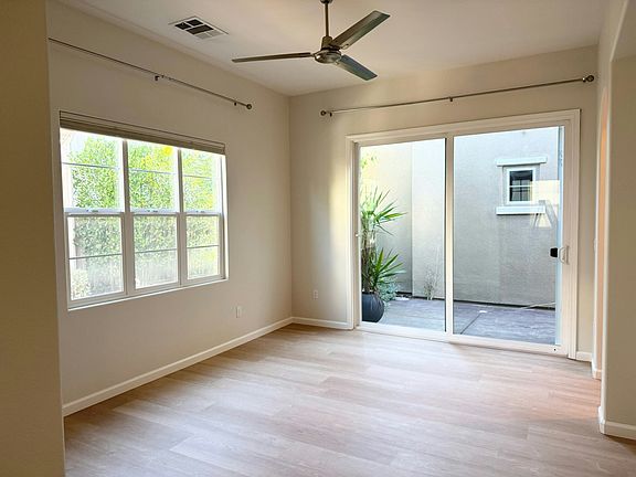 Living Room (1st Floor)