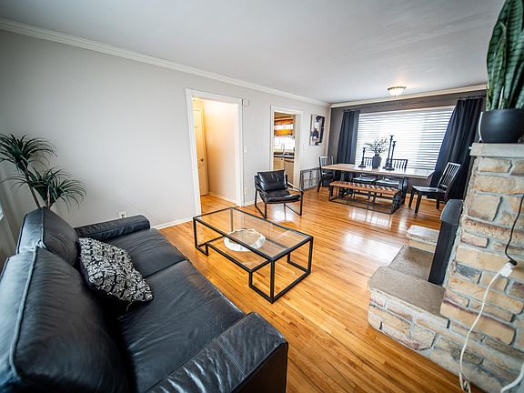 4th image of 1003 10th St NE