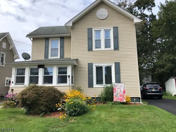 29 School St, Washington Boro, NJ 07882