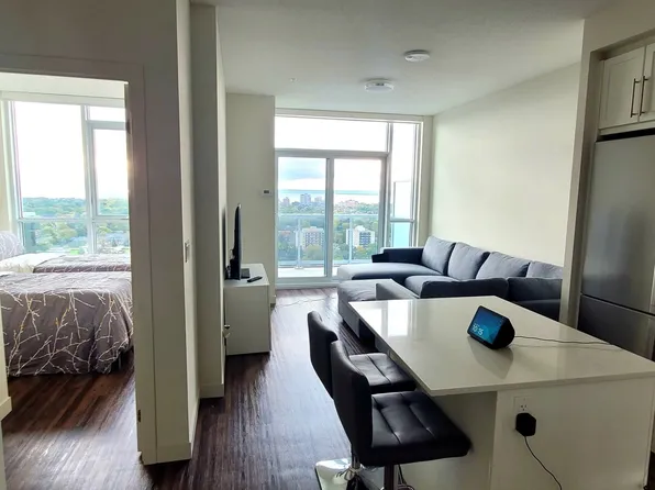 2081 Fairview St, Burlington, ON