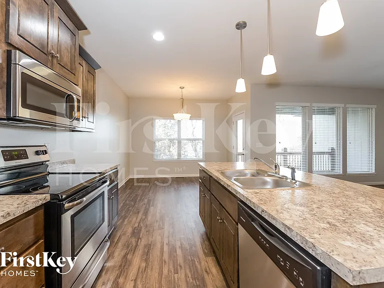 416 Rachael Cir — Photo 6