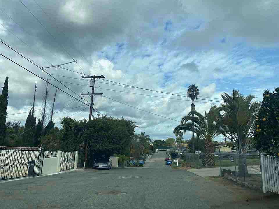 2nd image of 935 Iowa St