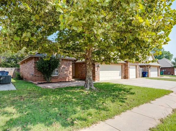 11901 SW 17th St, Yukon, OK 73099