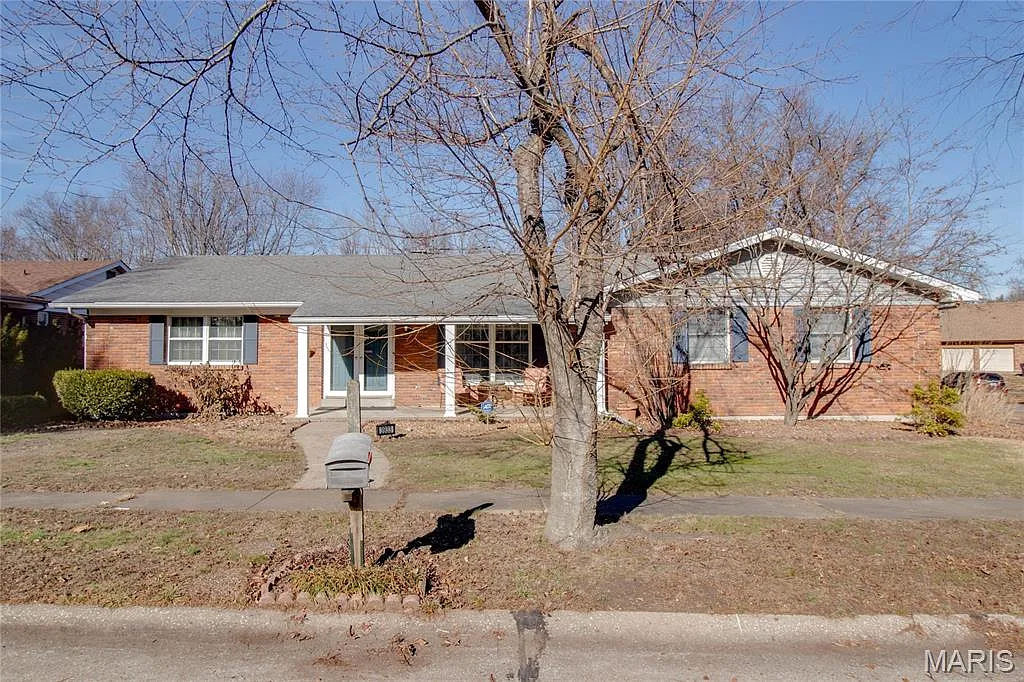3933 Arbre Ln photo 1