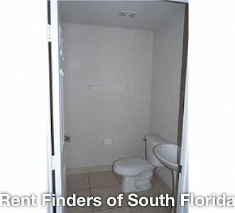 3rd image of 5911 Glasgow Way