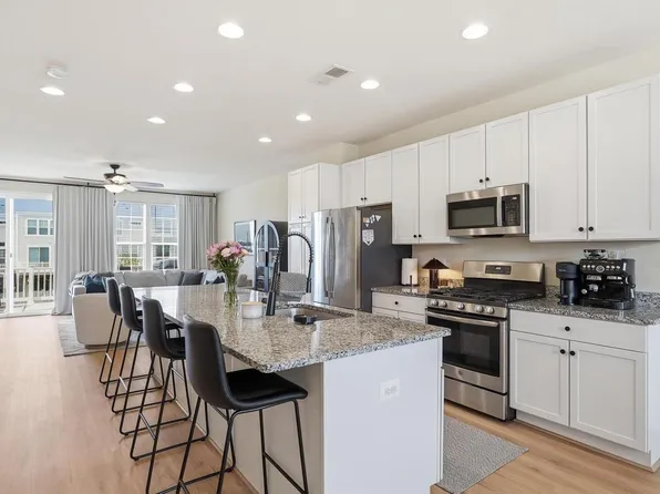 438 Boxelder Dr #103, Stafford, VA 22554