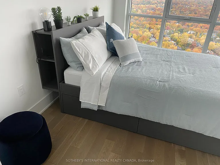585 Bloor St E #4215 — Photo 9