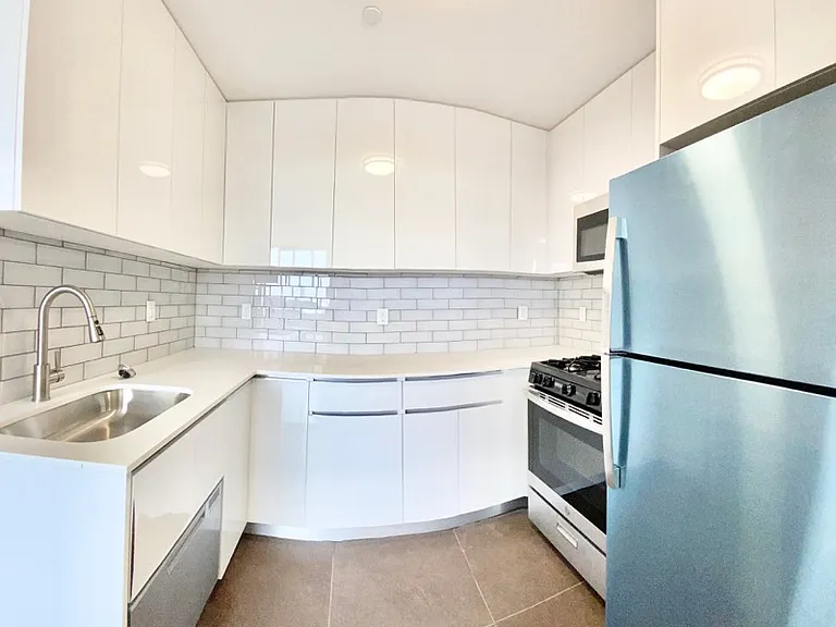 1705 E 17th St #210 — Photo 1