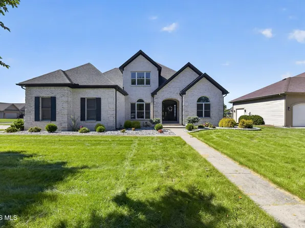 520 Pine Valley Dr, Bowling Green, OH 43402